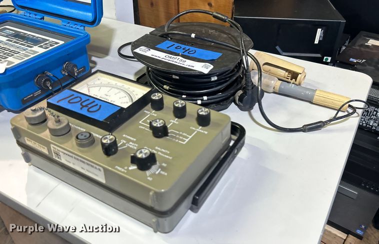 image for item OM9159 YSI 57 oxygen meter