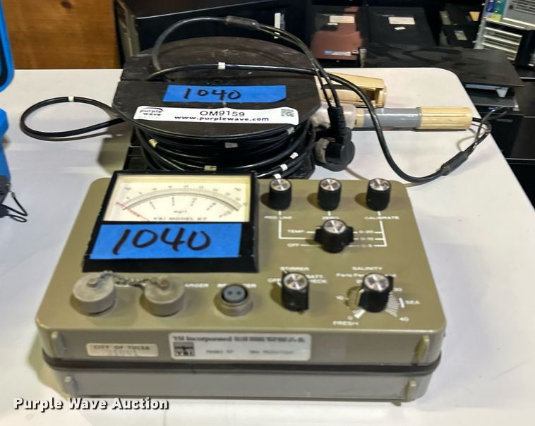 image for item OM9159 YSI 57 oxygen meter