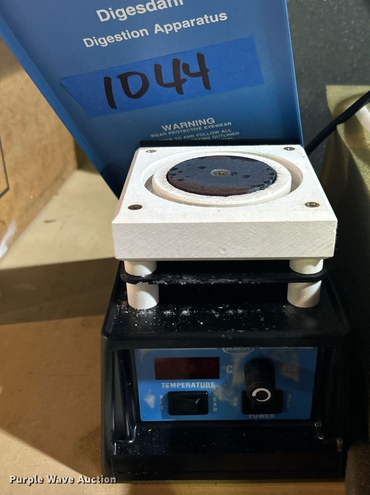 image for item OM9162 Hach Digesdahl Digestion Apparatus water testing equipment