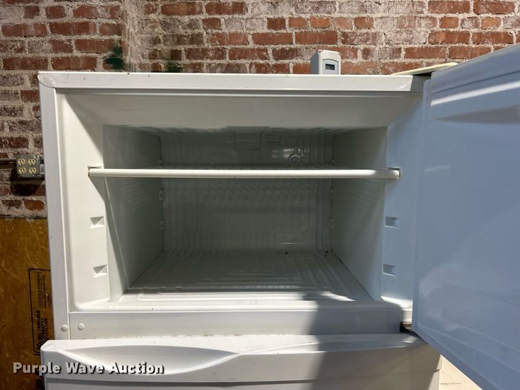 image for item OM9172 Fisher Scientific 13-986-111A flammable storage container