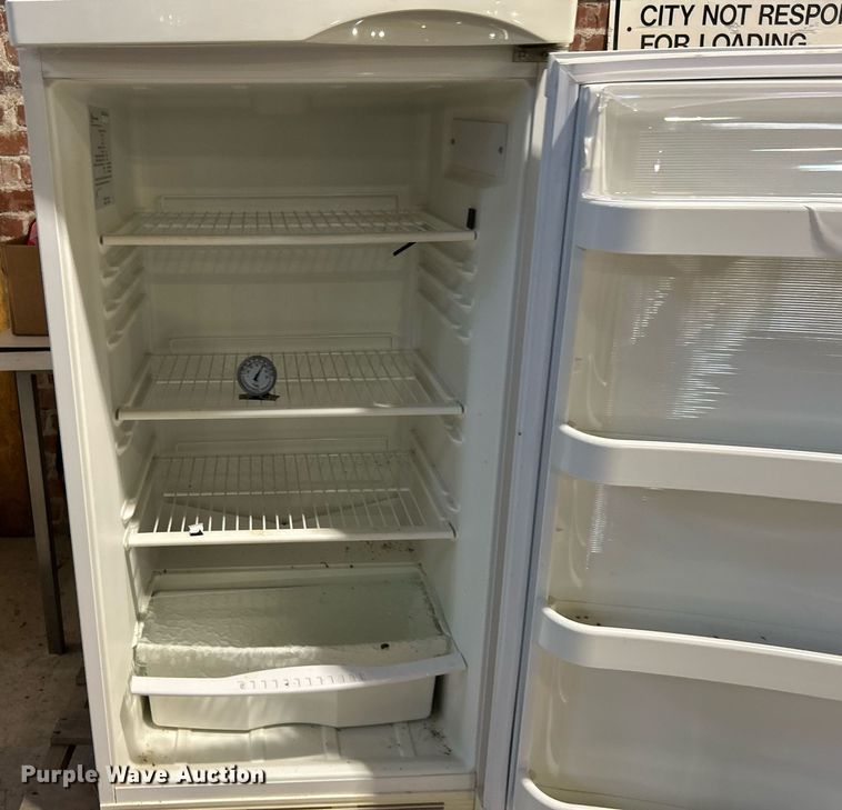 image for item OM9172 Fisher Scientific 13-986-111A flammable storage container