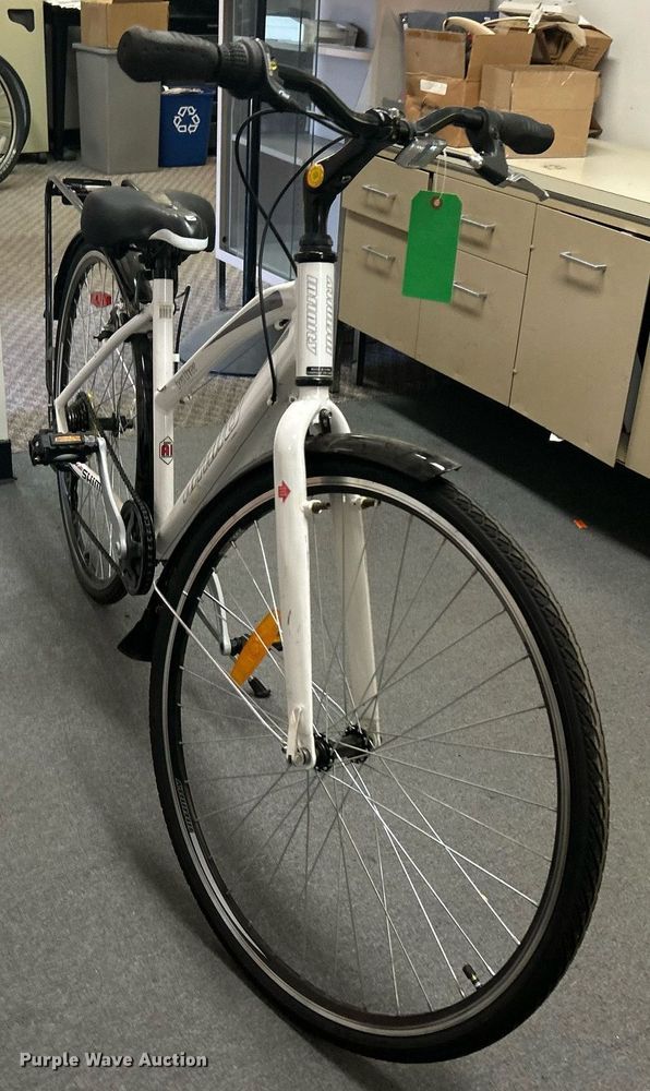 image for item OM9177 Infinity Boss Three Unisex Hybrid bike