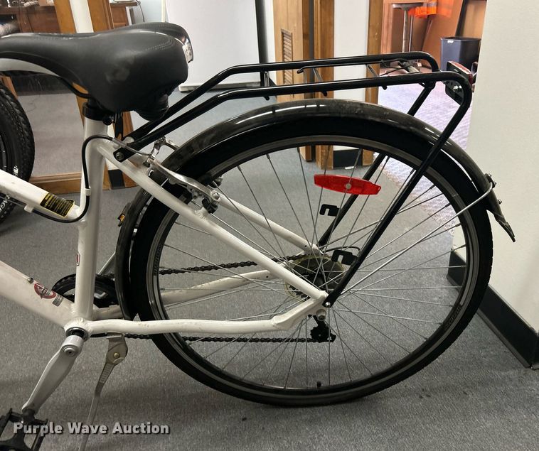 image for item OM9177 Infinity Boss Three Unisex Hybrid bike