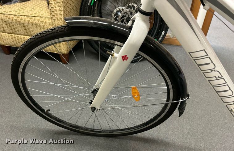 image for item OM9177 Infinity Boss Three Unisex Hybrid bike