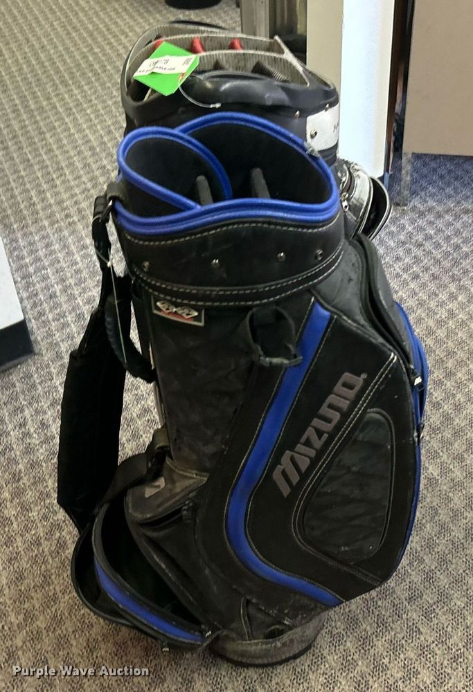 image for item OM9178 (2) golf bags