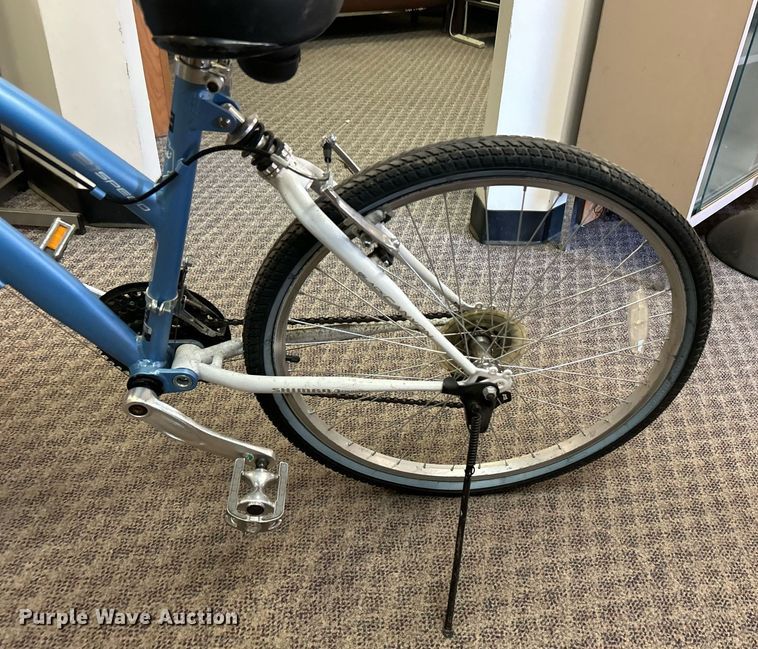 image for item OM9180 Canyon Ozone 500 bike