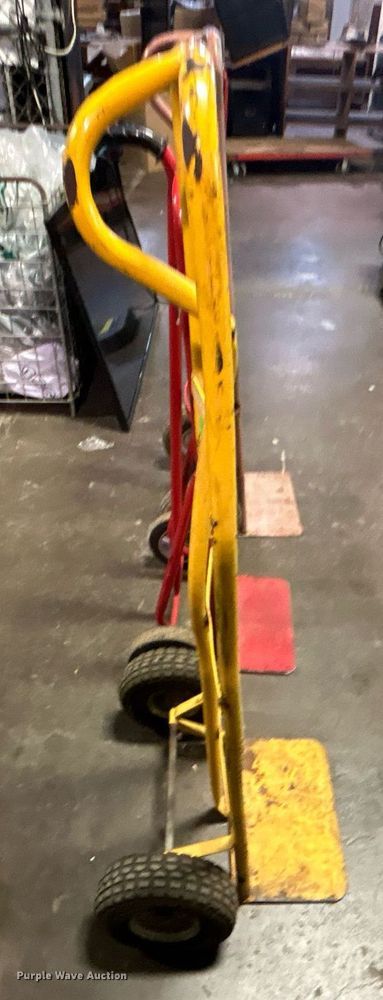 image for item OM9182 (3) dollies