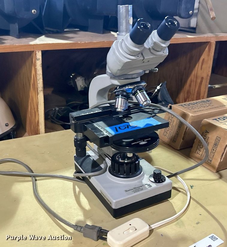 image for item OM9185 Bausch and Lomb microscope