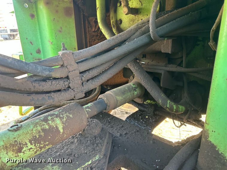 image for item DH1925 1985 Steiger Cougar KR-1280  4WD tractor