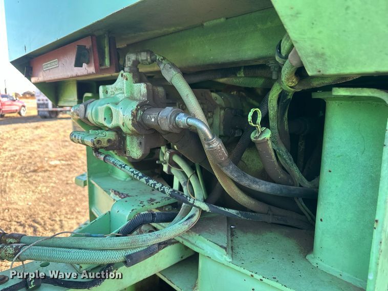 image for item DH1925 1985 Steiger Cougar KR-1280  4WD tractor