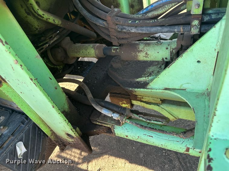 image for item DH1925 1985 Steiger Cougar KR-1280  4WD tractor