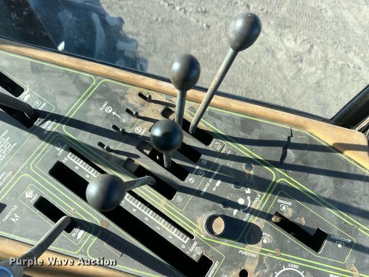 image for item DH1925 1985 Steiger Cougar KR-1280  4WD tractor