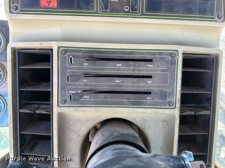 image for item DH1925 1985 Steiger Cougar KR-1280  4WD tractor