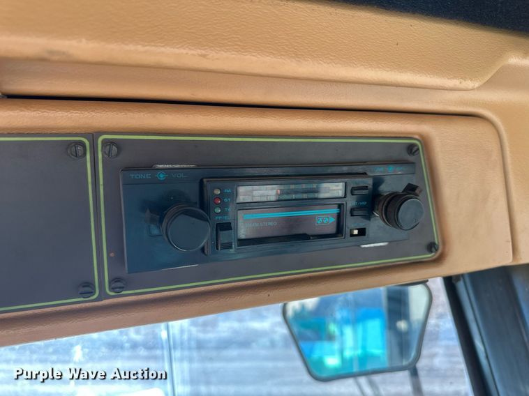 image for item DH1925 1985 Steiger Cougar KR-1280  4WD tractor