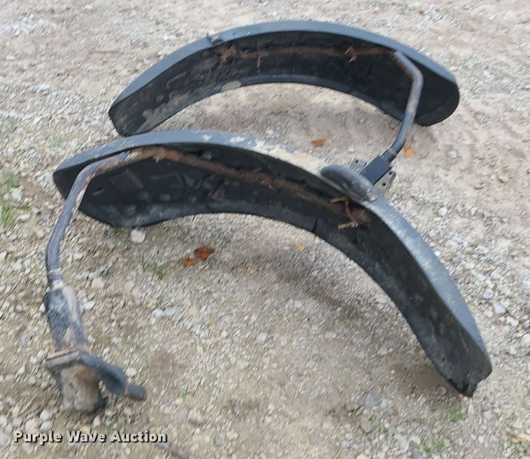 image for item DK4139 John Deere  fenders