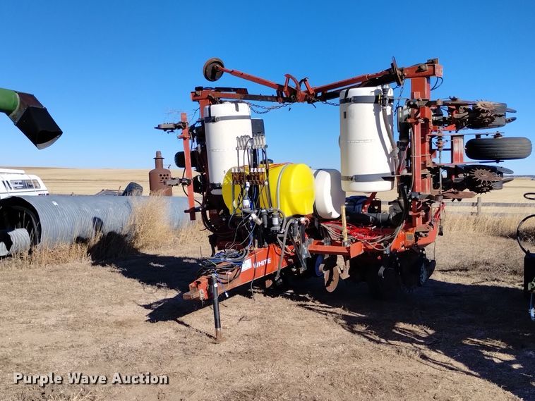 image for item DK8886 White 6128  planter