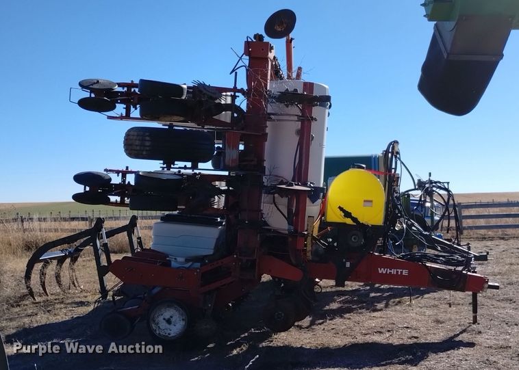 image for item DK8886 White 6128  planter