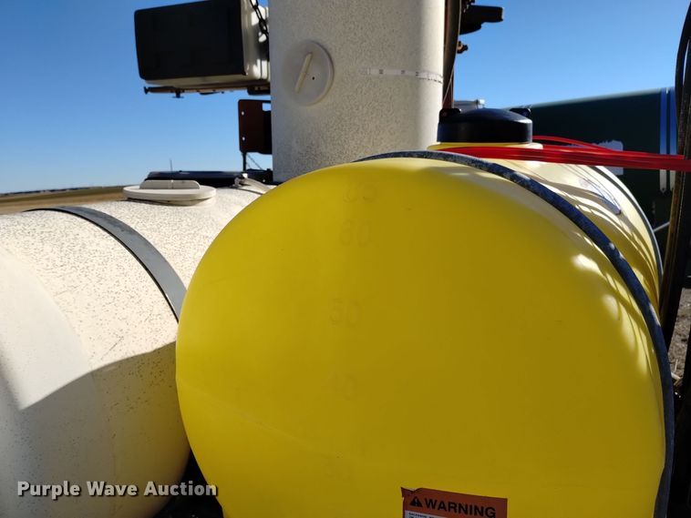 image for item DK8886 White 6128  planter