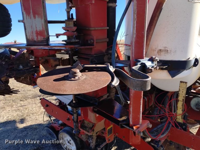 image for item DK8886 White 6128  planter