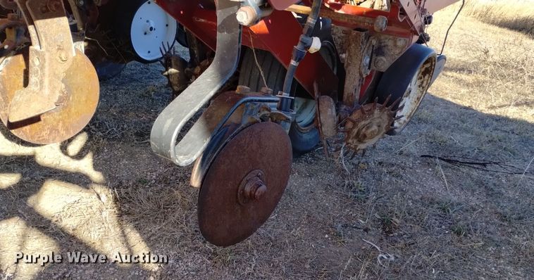 image for item DK8886 White 6128  planter