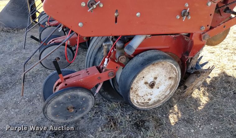 image for item DK8886 White 6128  planter