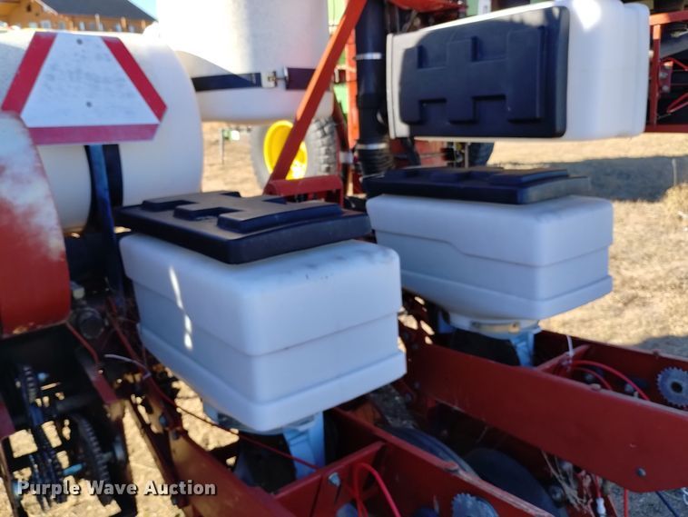 image for item DK8886 White 6128  planter