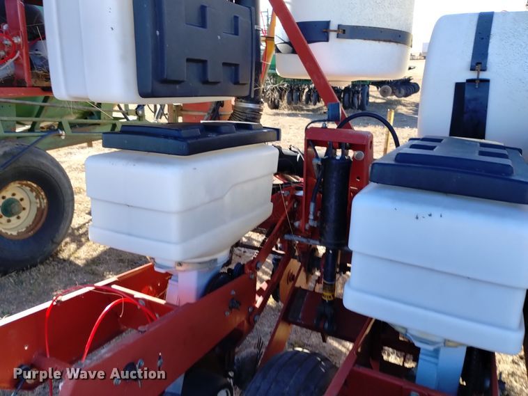 image for item DK8886 White 6128  planter