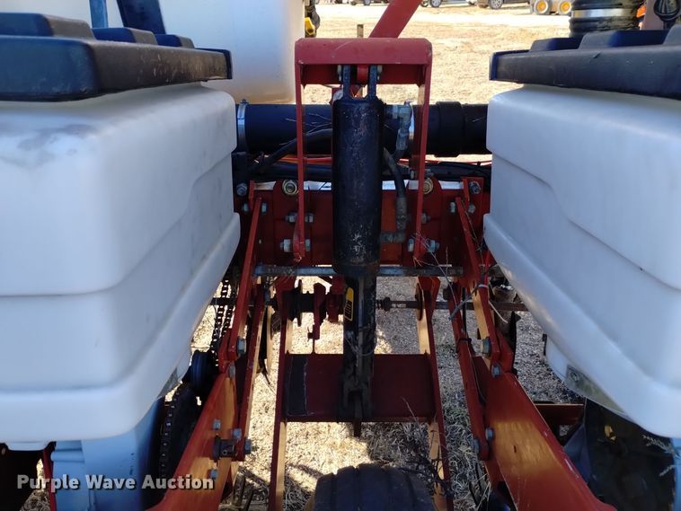 image for item DK8886 White 6128  planter