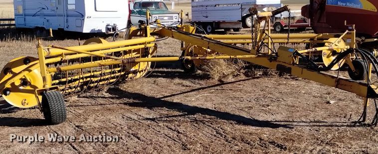 image for item DK8888 1994 Vermeer R23  rotary hay rake