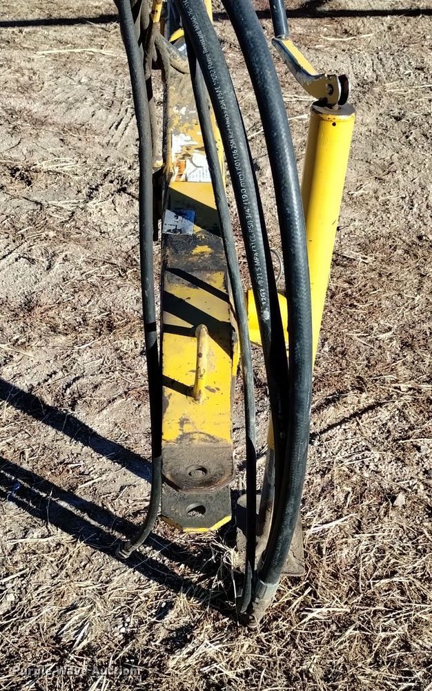 image for item DK8888 1994 Vermeer R23  rotary hay rake