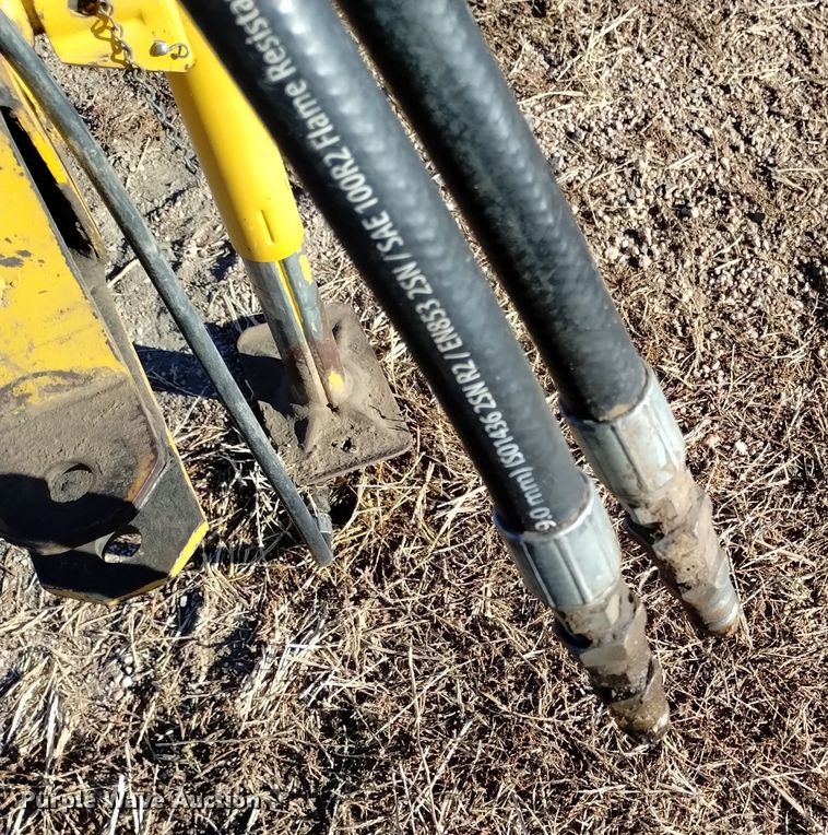 image for item DK8888 1994 Vermeer R23  rotary hay rake