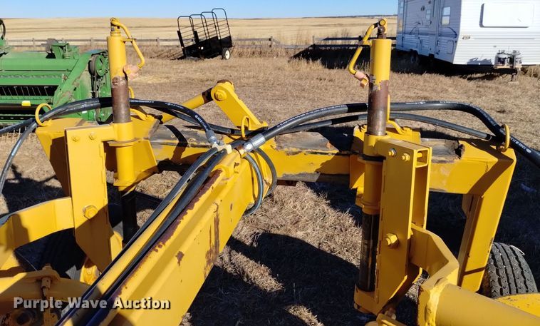 image for item DK8888 1994 Vermeer R23  rotary hay rake