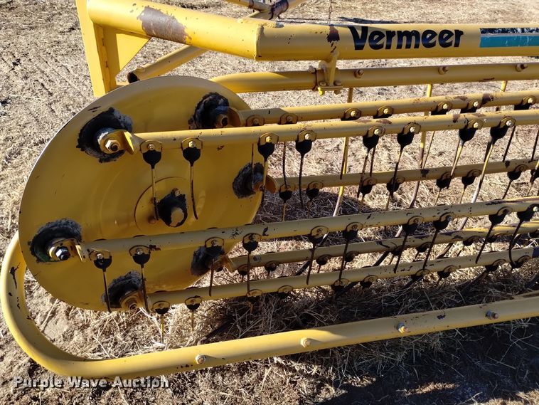 image for item DK8888 1994 Vermeer R23  rotary hay rake