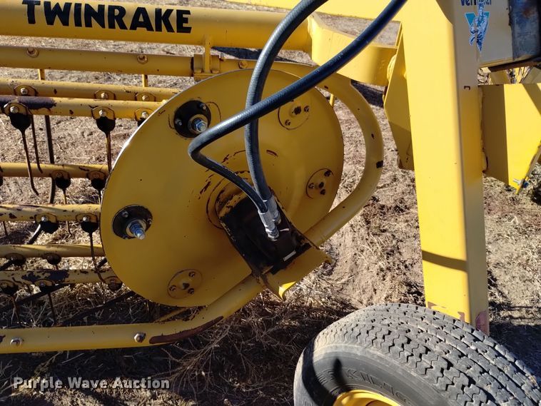 image for item DK8888 1994 Vermeer R23  rotary hay rake