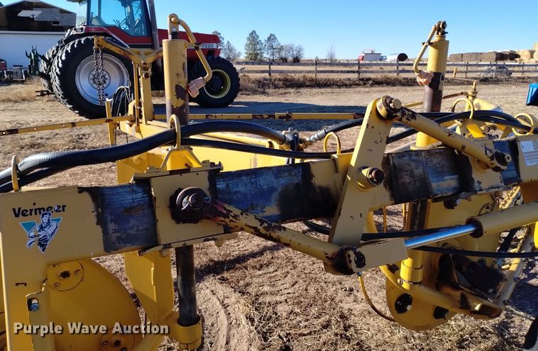 image for item DK8888 1994 Vermeer R23  rotary hay rake