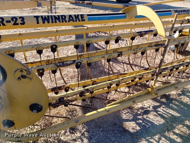 image for item DK8888 1994 Vermeer R23  rotary hay rake