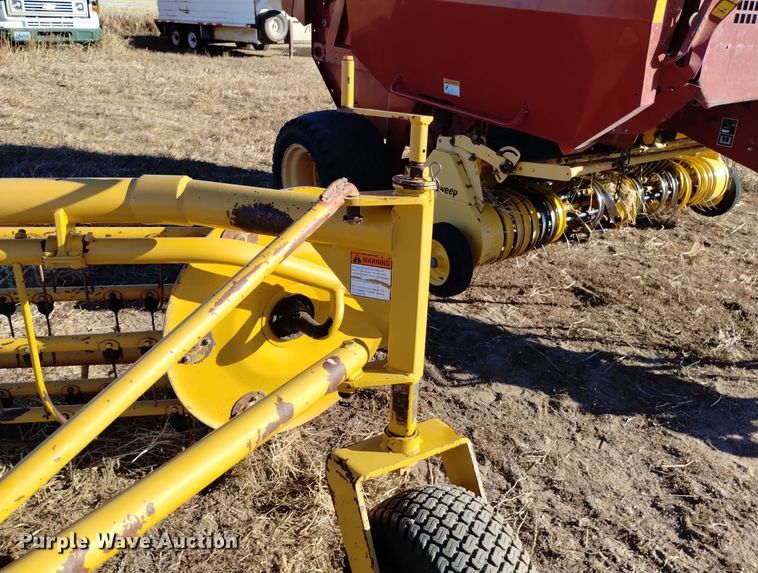 image for item DK8888 1994 Vermeer R23  rotary hay rake