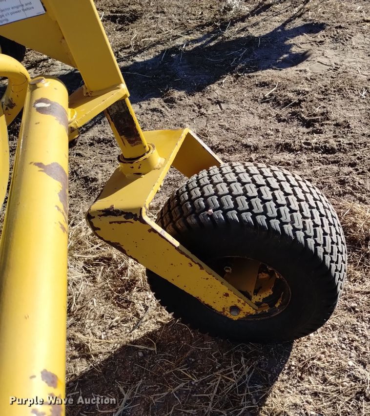 image for item DK8888 1994 Vermeer R23  rotary hay rake