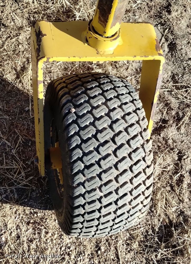 image for item DK8888 1994 Vermeer R23  rotary hay rake