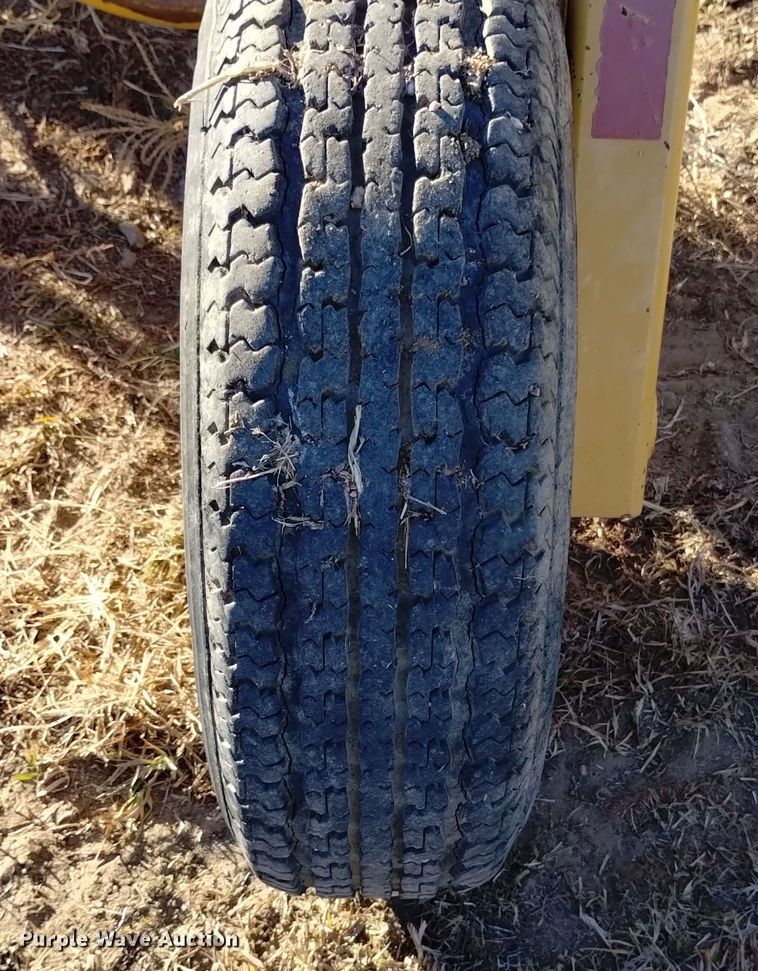 image for item DK8888 1994 Vermeer R23  rotary hay rake