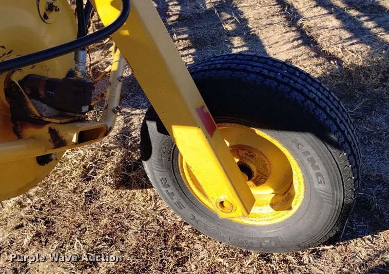 image for item DK8888 1994 Vermeer R23  rotary hay rake