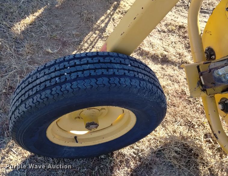 image for item DK8888 1994 Vermeer R23  rotary hay rake