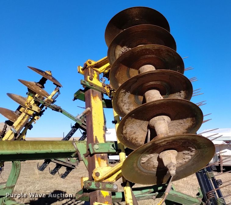 image for item DK8889 John Deere 230  double off-set disk