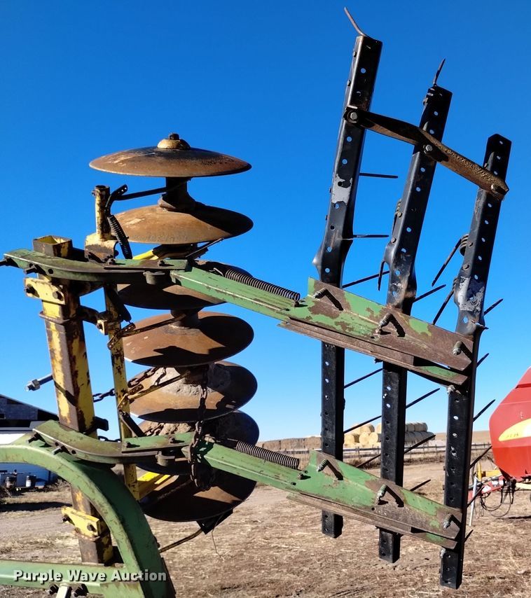 image for item DK8889 John Deere 230  double off-set disk