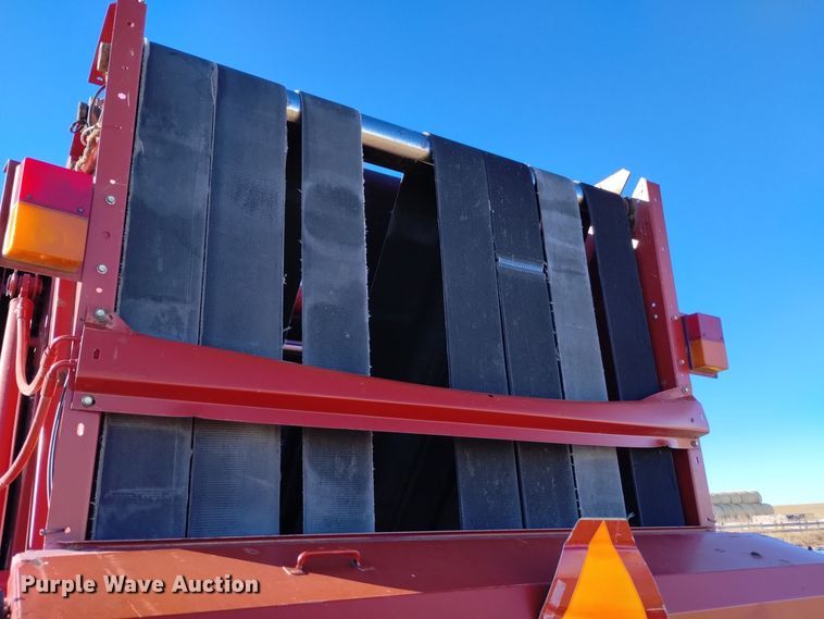 image for item DK8892 New Holland BR7090  round baler