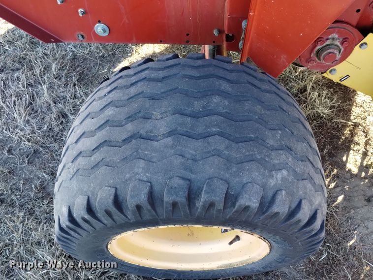 image for item DK8892 New Holland BR7090  round baler