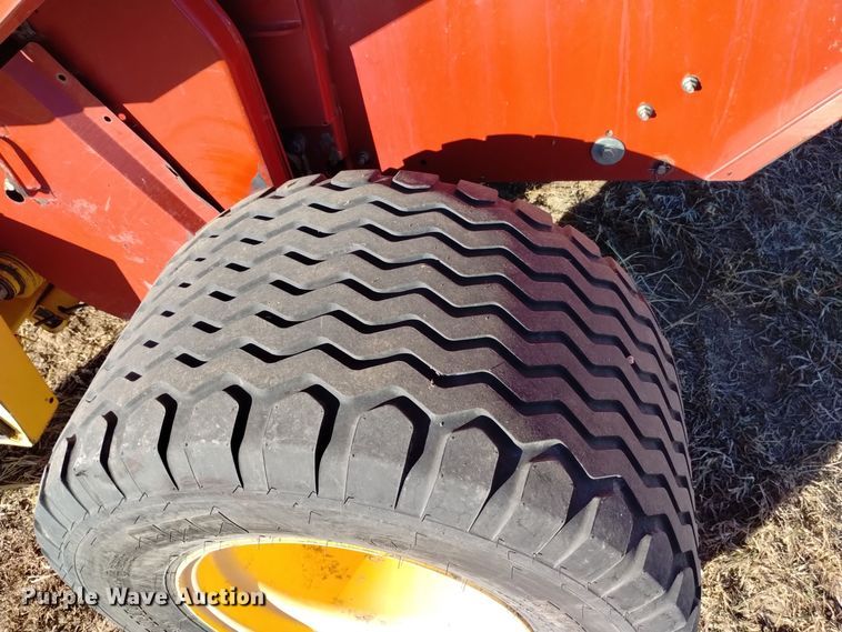 image for item DK8892 New Holland BR7090  round baler