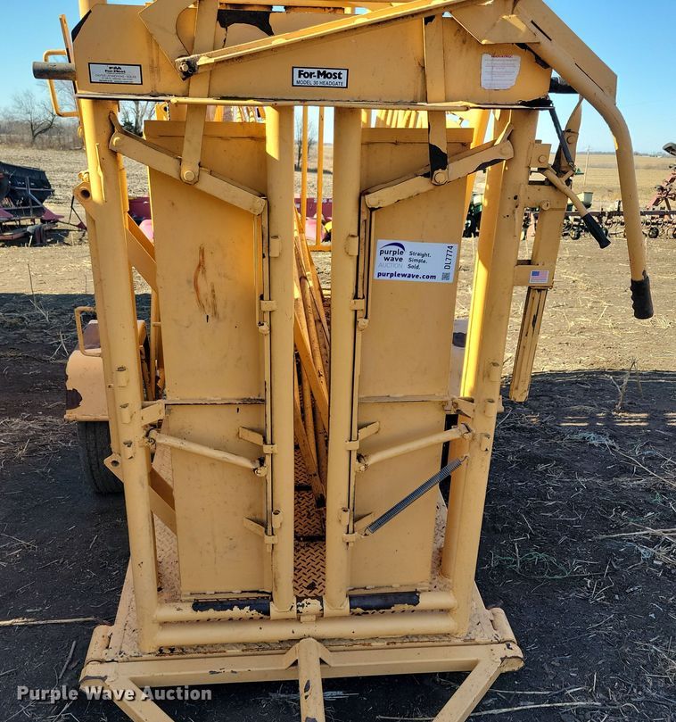 image for item DL7774 For-Most 375  squeeze chute