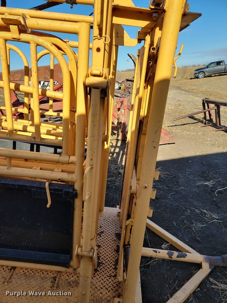 image for item DL7774 For-Most 375  squeeze chute