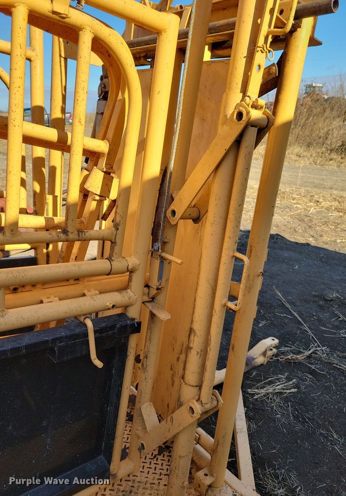 image for item DL7774 For-Most 375  squeeze chute